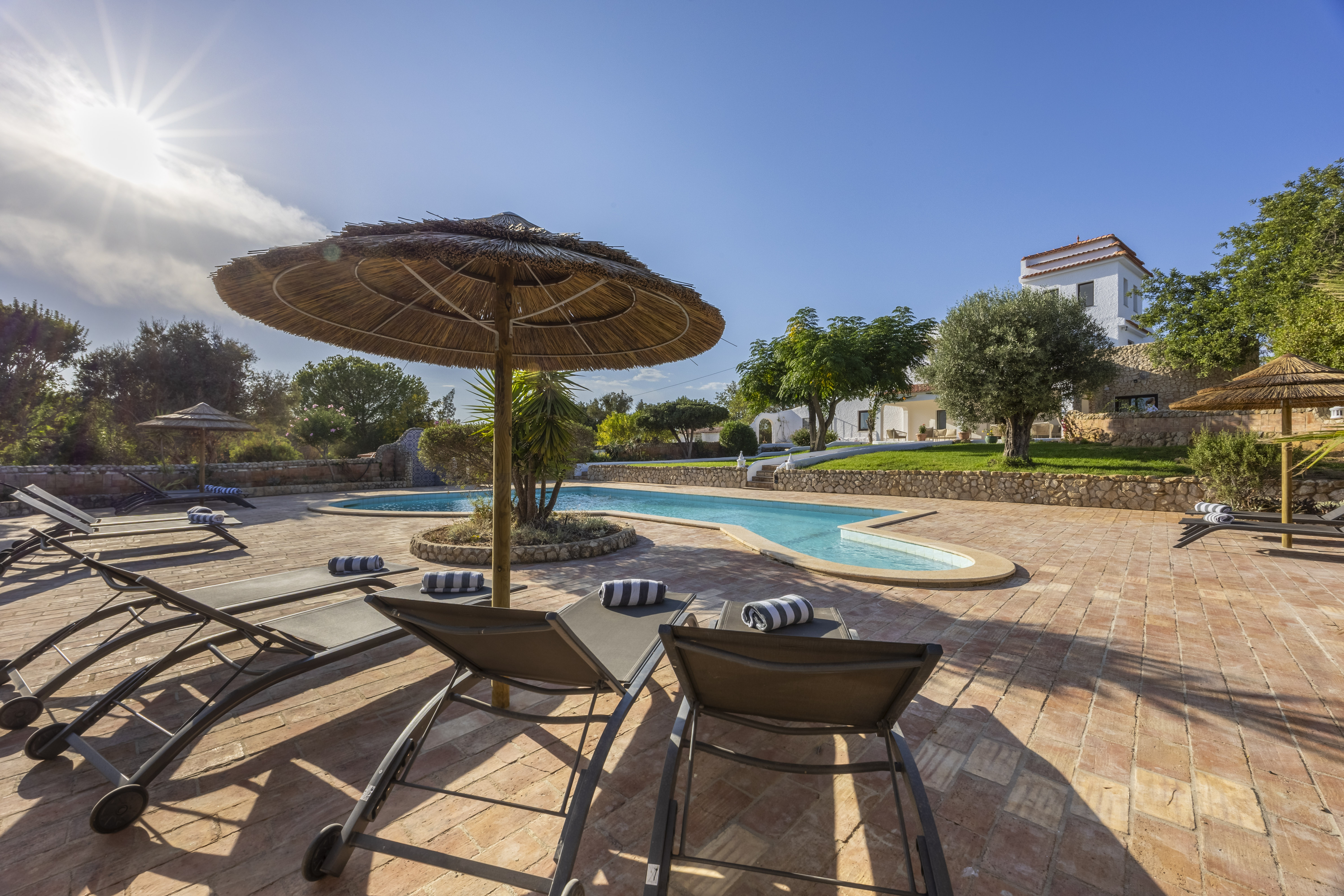 Casa da Paz - Luxury villa in the Algarve with heatable pool and jacuzzi for 21 persons